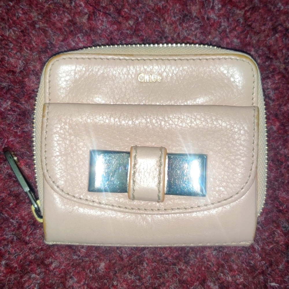 Chloe Compact Zippy Bifold Bow Wallet Beige